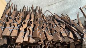 Traditionelles Kinderspiel zeug Gummiband-Schieß spiel 3D-Holzpistolenmodell Holz pistolen spielzeug Kinderspiel zeug im Freien - Product Image 3