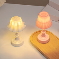 Lampe de table décorative minimaliste en forme de fleur pour chevet et mariages, petit ornement d'ambiance