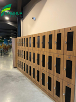 Casier de vestiaire en stratifié phénolique compact étanche pour salle de sport, spa et vestiaire