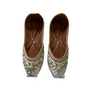 Venta al por Mayor de Zapatos Tradicionales Indios para Mujer, de Cuero Personalizable de Alta Calidad, Marca BS INTERNATIONAL NAHFTR790, Tendencia de Moda - Product Image 5