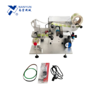 Étiqueteuse semi-automatique NY-825 d'autocollant supérieur pour bouteilles carrées boîtes en plastique pour sacs matériel de papier pour pot en verre