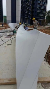 Panneaux de mur-rideau en alliage d'aluminium moderne, surface anodisée pour applications extérieures de bâtiments - Product Image 5