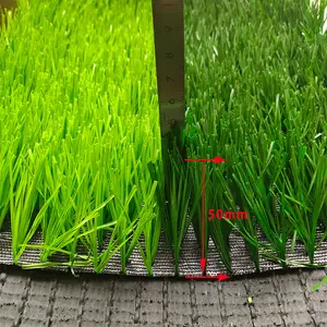 Rumput sintetis hijau 50mm, lapangan olahraga lapangan rumput futsal sepak bola buatan untuk lapangan sepak bola