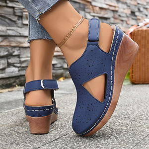 Nouvelles sandales décontractées d'été et d'automne pour femme, ajourées, respirantes, imperméables, à semelle épaisse, couleur unie, légères, à talons - Product Image 4