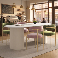 Mobilier de restauration commercial Urban Cafe : Table longue cannelée et chaises d'invités rembourrées pastel pour café et boulangerie