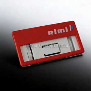 Badge Nominativo in Acrilico Rosso con Slot Sostituibile per Informazioni Personalizzate, da Indossare dagli Dipendenti - Product Image 1