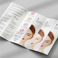 Échantillon de brochure produit pliée en trois avec logo personnalisé imprimé, papier couché/artistique, impression offset, pelliculage.