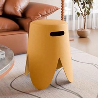 Chaise en plastique de haute qualité en gros, moderne, fiable, colorée, empilable, gain de place, tabouret en plastique haut de gamme pour la maison