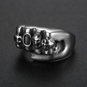 Bague unisexe en acier inoxydable, motif poing de motard, crâne, fleur-de-lys, trèfle, diamant taillé, design Outlaw, dorée, pour mariage/fiançailles - Product Image 3