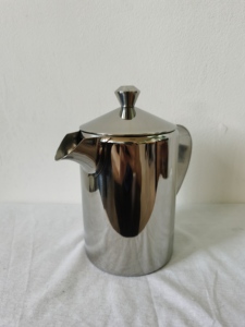 Jarra de Leche de Acero Inoxidable de Alta Calidad para Café Latte y Té - Product Image 4