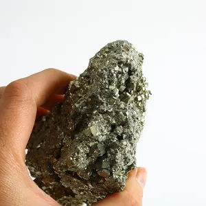Yüksek kaliteli doğal ham kristal taş pirit kristal küme kaba numune mineraller