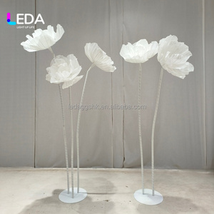 ดอกไม้กระดาษยักษ์สีขาวประณีตทำมือ LEDA ของตกแต่งกระดาษสำหรับร้านค้า ห้างสรรพสินค้า โชว์รูม ดอกไม้ประดิษฐ์สำหรับตกแต่งเวที - Product Image 1