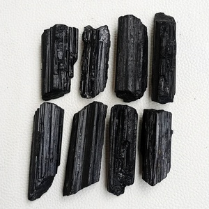 Pierres brutes de tourmaline noire naturelle en gros, spécimens de pierres précieuses brutes, éclats de cristal pour la décoration - Product Image 3