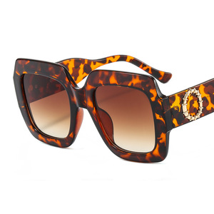 Occhiali da Sole <span class=keywords><strong>Vintage</strong></span> Oversize Quadrati con Gradiente Verde per Donne, Nuova Moda di Marca con Montatura in Lega e Aste Circolari, Protezione UV400 - Product Image 3