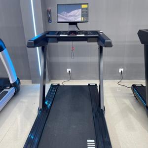 Tapis de course motorisé sans fil avec projection d'écran, nouveau modèle commercial pour usage en salle de sport, conception électrique pliable, Heart - Product Image 1