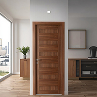 Inserts de panneaux de porte battante en bois massif de haute qualité au design moderne pour les intérieurs d'hôtels, liste de prix compétitive pour les intérieurs en bois massif