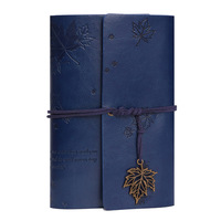 Carnet de notes A6 Feuille d'érable avec couverture en PU à changement de couleur, papier kraft, fermeture à cordon, breloque pour notes de voyage et cadeaux
