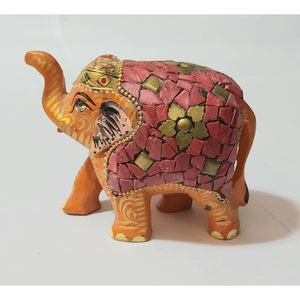 PARIJAT ARTESANÍA Bellamente hecho a mano Estatua de elefante recortada de madera Escultura colorida Origen DE LA India 4x1,5x3 pulgadas 7 - Product Image 1