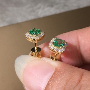 CAOSHI Pendientes de Botón de Estilo Coreano de Gran Venta con Baño de Oro de 18k, Diamante Verde, Pequeño Cristal de Circón Cuadrado Geométrico para Mujer - Product Image 4