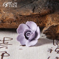 F046 vente en gros de petites fleurs artificielles décoratives décoration en céramique oeuvre d'art en porcelaine faite à la main 3d fleurs roses
