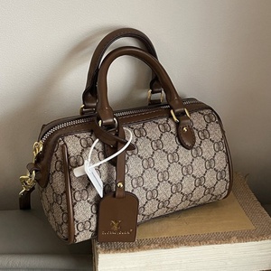 Nouveau Sac Boston de Luxe Rétro 2026 en Similicuir Imperméable, Sac à Bandoulière Polyvalent Tendance, Sac Fourre-tout Personnalisable avec Logo pour Femme - Product Image 1
