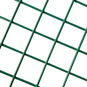 PVC Welding Wire <b>Mesh</b> Coated with <b>Plastic</b> Iron Wire <b>Mesh</b> Is Used As a Protective Net for Poultry Farming. - Product Image 1