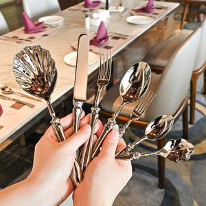 Ensemble de couverts de luxe en acier forgé monobloc avec manche en gourde, comprenant couteau de table, fourchette à dessert et cuillère à coquillage, robuste pour mariages - Product Image 3