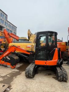 Choix économique : Excavatrice sur chenilles Hitachi ZX55USR d'occasion avec système hydraulique robuste, moteur PLC, capacité de godet de 5,5 tonnes (0,19 m³) - Product Image 2