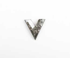 Anillo con Colgante en Forma de V con Diamante Cultivado en Laboratorio de Color Sal y Pimienta de 1.37 CT, 9.8x9.7mm, Certificado IGI - Product Image 6