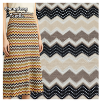 FF1151 #   Tissu jacquard texturé ondulé teint en fil, tricoté chaîne en polyester doux et élastique pour la confection de robes, t-shirts et maillots de bain pour femmes