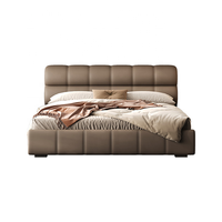 Lit double de luxe italien moderne en cuir véritable, cadre de lit capitonné, lit king size, mobilier de chambre principale, lit double design