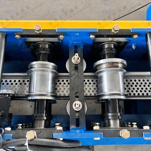 เครื่องขึ้นรูปประตูม้วนสแตนเลสอัตโนมัติเต็มรูปแบบ พร้อมมอเตอร์และเครื่องยนต์ PLC - Product Image 2