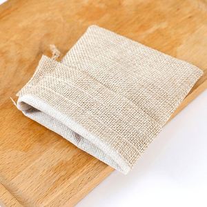 Sacs cadeaux personnalisés en toile de jute avec cordon de serrage 9x12cm, pochettes durables en lin naturel pour Noël, mariage, bonbons, jouets, emballage - Product Image 6