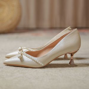 Factory Wholesale <b>Pumps</b> Latest Design Bowknot Elegant Women Lady Low Heels Shoes - Product Image 1