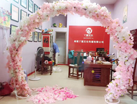 Ranting Bunga Sakura Cherry Blossom Jepang Warna Pink dari Sutra Buatan untuk Dekorasi Dinding Latar Belakang Pernikahan