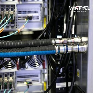 Ensemble de tuyaux de refroidissement liquide multi-ports personnalisés avec raccords rapides pour systèmes de refroidissement industriels - Product Image 3