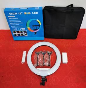 <span class=keywords><strong>Prix</strong></span> moins cher Haute Qualité Dimmable RGB 18 pouces Anneau Éclairage 3200-6500K Maquillage 45cm Anneau Lumière avec Télécommande et Sac - Product Image 4