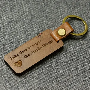 2024 Fashionable Metal Wood Leather Car Keychains Wooden Keychain Customized Logo Corporate Gifts With Logo