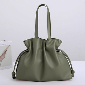 Sac fourre-tout de luxe en <span class=keywords><strong>cuir</strong></span> véritable, grand format, à porter à l'épaule ou en bandoulière, avec deux pochettes souples en <span class=keywords><strong>cuir</strong></span> de vachette pour <span class=keywords><strong>femme</strong></span> - Product Image 5