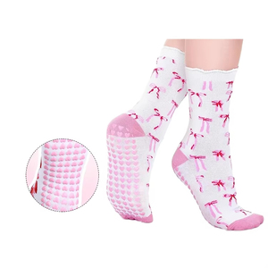 Nouvelles Chaussettes de Yoga Personnalisées pour Femme – Adorables Chaussettes de Sport en Tricot Rose Antidérapantes avec Grip en Silicone pour Barre et Pilates - Product Image 1
