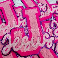 Jésus Chenille Patchs Stock Design Lettre J Motif Rose Couleur Vêtements Patch Presse À Chaud Appliques Brodé Toile Fer-Sur