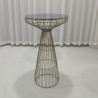 Table de bar en fil d'acier inoxydable doré avec plateau en verre miroir
