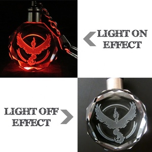 Portachiavi LED Pokémon con Logo delle 3 Squadre Valor Mystic Instinct in Cristallo - Product Image 3