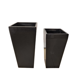 Pots suspendus de jardin en fibre de verre de conception unique pour la décoration de la maison - Product Image 1