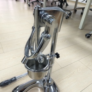 Machine à <span class=keywords><strong>frites</strong></span> longues manuelle en acier inoxydable – Extrudeuse et presse à purée de pommes de terre pour <span class=keywords><strong>frites</strong></span> longues - Product Image 1