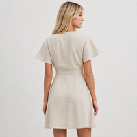 Robe mini en lin tissé écologique pour femme, col en V, devant croisé, manches courtes volantées, coupe trapèze avec poches latérales