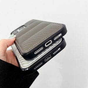 Funda Protectora para Teléfono con Diseño de Chaqueta Acolchada, Textura de Fibra de Carbono, para 17 16 11 12 13 14 15, Tacto Suave, Cubierta Rígida - Product Image 4