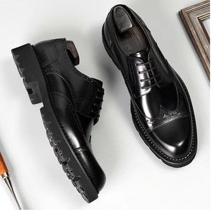Chaussures en cuir sur mesure haut de gamme pour hommes, style brogue, design rétro britannique, adaptées aux occasions formelles, professionnelles et décontractées - Product Image 3