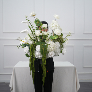 Camino de Flores Artificiales de Seda de Alta Calidad, Moderno, Personalizable en Longitud, Verde y Blanco, para Bodas y Navidad - Product Image 1