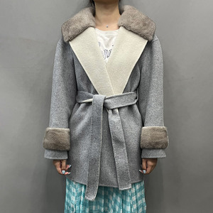 <span class=keywords><strong>Cappotto</strong></span> di Lusso in Lana e Cashmere <span class=keywords><strong>con</strong></span> Collo e Polsini in Visone, Lunghezza Media, Personalizzabile <span class=keywords><strong>con</strong></span> Cintura, OEM/ODM Jancoco - Product Image 1